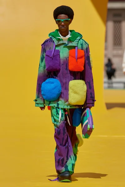 Look 46